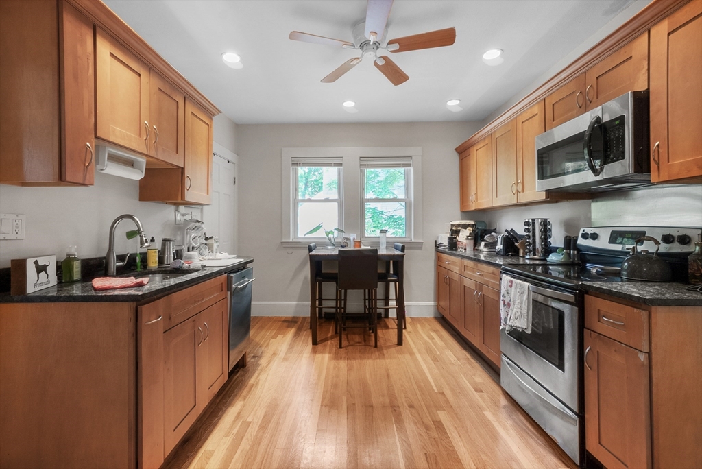 39 Mcdonald St, Quincy, Massachusetts, 2 Bedrooms Bedrooms, 4 Rooms Rooms,1 BathroomBathrooms,Residential Lease,For Rent,Mcdonald St,73413319