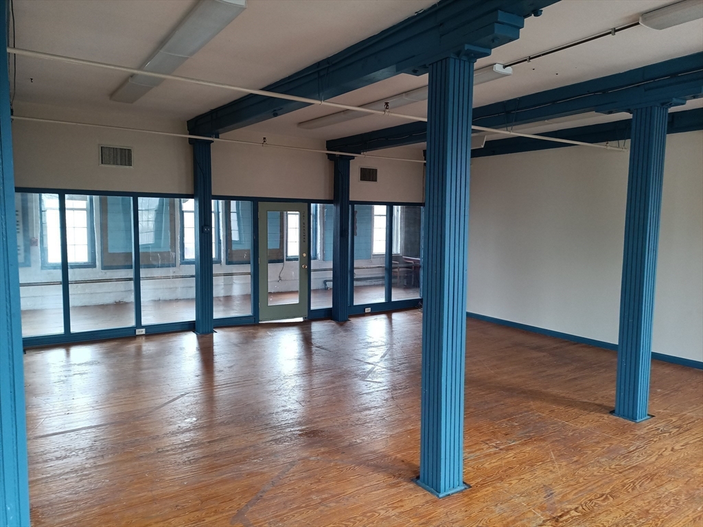 559 Main Street - Rt. 20, Sturbridge, Massachusetts, ,Commercial Lease,For Rent,Main Street - Rt. 20,73410862