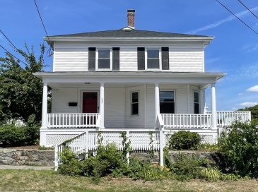 32 Bayard St, Dedham, Massachusetts, 4 Bedrooms Bedrooms, 10 Rooms Rooms,2 BathroomsBathrooms,Residential Income,For Sale,Bayard St,73407791
