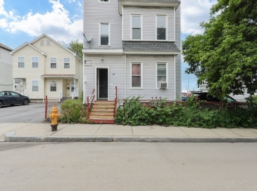 37 Colton St, Worcester, Massachusetts, 9 Bedrooms Bedrooms, 18 Rooms Rooms,3 BathroomsBathrooms,Residential Income,For Sale,Colton St,73394136