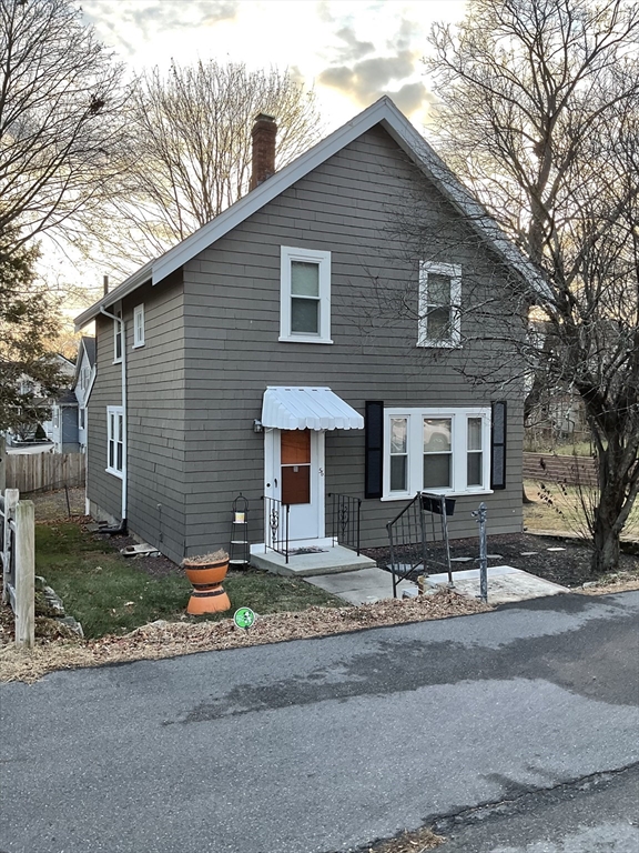 56 Riverview Street, Dedham, Massachusetts, 3 Bedrooms Bedrooms, 6 Rooms Rooms,1 BathroomBathrooms,Residential,For Sale,Riverview Street,73318731