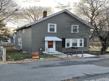 56 Riverview Street, Dedham, Massachusetts, 3 Bedrooms Bedrooms, 6 Rooms Rooms,1 BathroomBathrooms,Residential,For Sale,Riverview Street,73318731