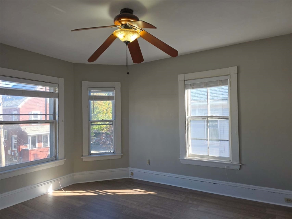 5 Wellington Ave, Waltham, Massachusetts, 1 Bedroom Bedrooms, 2 Rooms Rooms,1 BathroomBathrooms,Residential Lease,For Rent,Wellington Ave,73424938