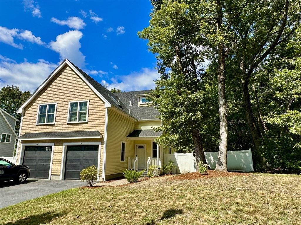 16 Orchard View Cir, Framingham, Massachusetts, 3 Bedrooms Bedrooms, 8 Rooms Rooms,2.5 BathroomsBathrooms,Residential Lease,For Rent,Orchard View Cir,73422820