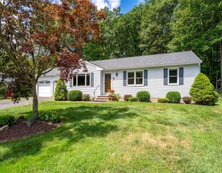 6 Russell Ln, Easthampton, Massachusetts, 3 Bedrooms Bedrooms, 6 Rooms Rooms,1.5 BathroomsBathrooms,Residential,For Sale,Russell Ln,73407511