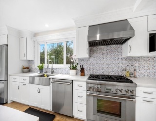 4 Cushing Street, Hingham, Massachusetts, 4 Bedrooms Bedrooms, 9 Rooms Rooms,4 BathroomsBathrooms,Residential Lease,For Rent,Cushing Street,73407153