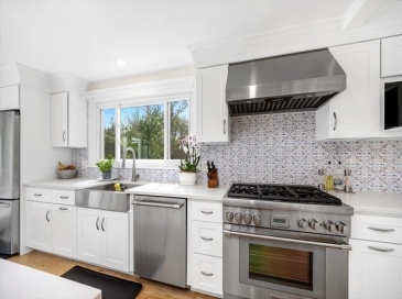 4 Cushing Street, Hingham, Massachusetts, 4 Bedrooms Bedrooms, 9 Rooms Rooms,4 BathroomsBathrooms,Residential Lease,For Rent,Cushing Street,73407153