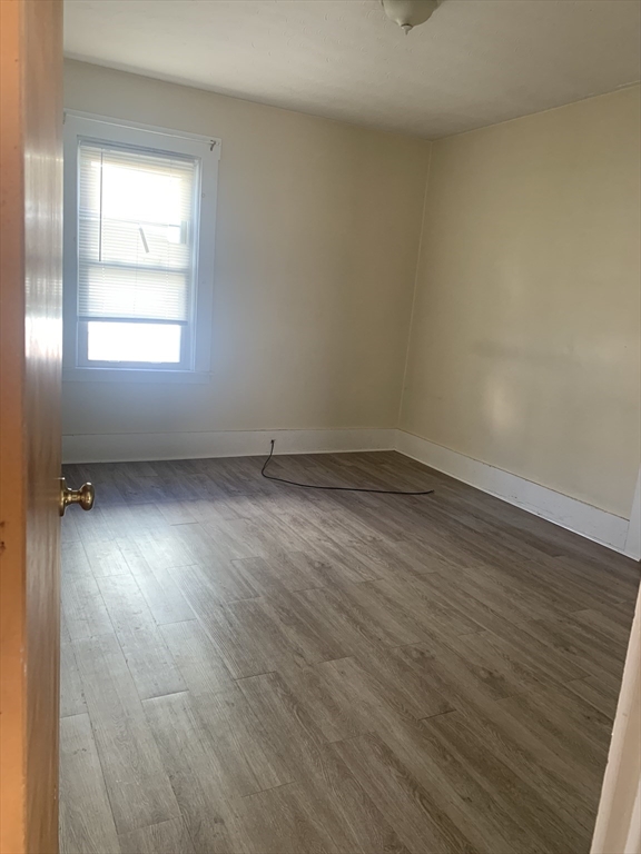 64-66 Belleville Rd, New Bedford, Massachusetts, 3 Bedrooms Bedrooms, 7 Rooms Rooms,1 BathroomBathrooms,Residential Lease,For Rent,Belleville Rd,73425450