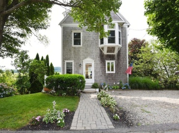 179 Meadowview St, Marshfield, Massachusetts, 4 Bedrooms Bedrooms, 7 Rooms Rooms,1.5 BathroomsBathrooms,Residential Lease,For Rent,Meadowview St,73387117