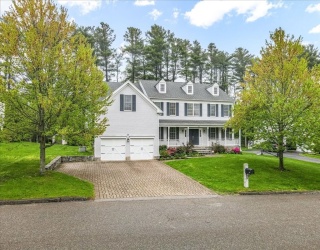 129 Endean Dr, Walpole, Massachusetts, 4 Bedrooms Bedrooms, 9 Rooms Rooms,4.5 BathroomsBathrooms,Residential,For Sale,Endean Dr,73370453