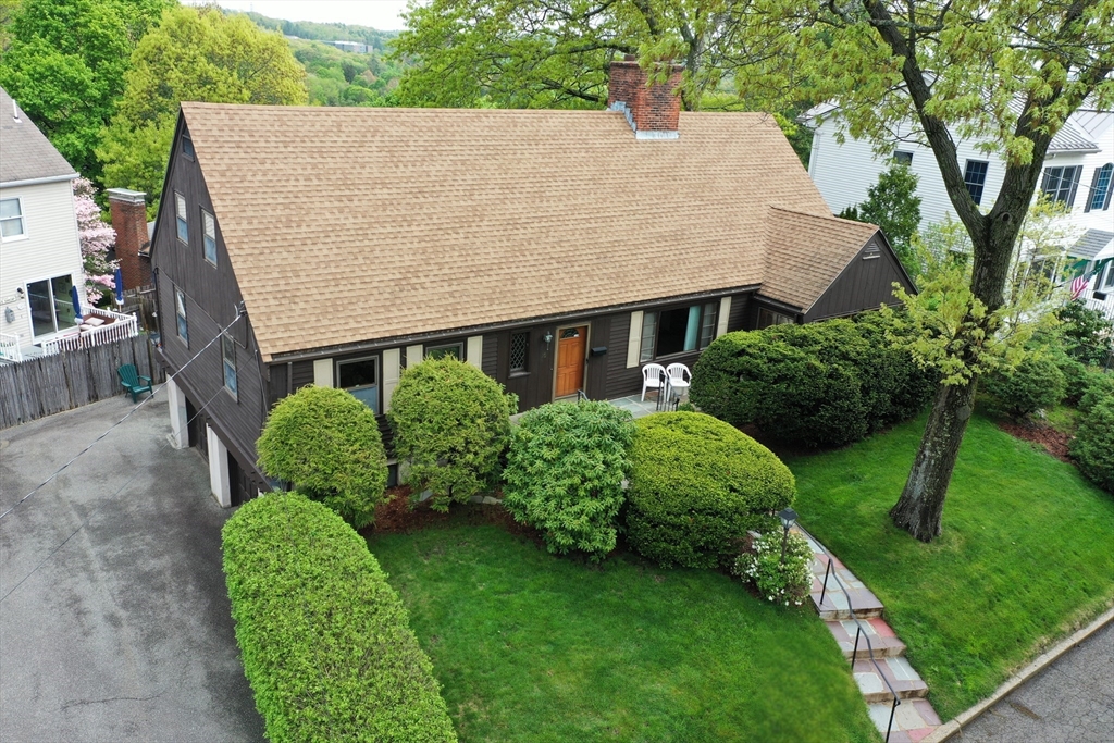 10 Wyola Prospect, Waltham, Massachusetts, 3 Bedrooms Bedrooms, 10 Rooms Rooms,2.5 BathroomsBathrooms,Residential,For Sale,Wyola Prospect,73350278