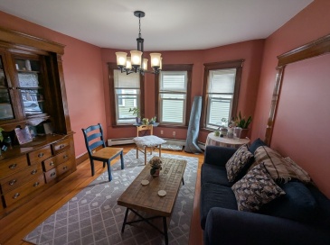 1027 Broadway, Somerville, Massachusetts, 3 Bedrooms Bedrooms, 8 Rooms Rooms,2 BathroomsBathrooms,Residential Lease,For Rent,Broadway,73425688