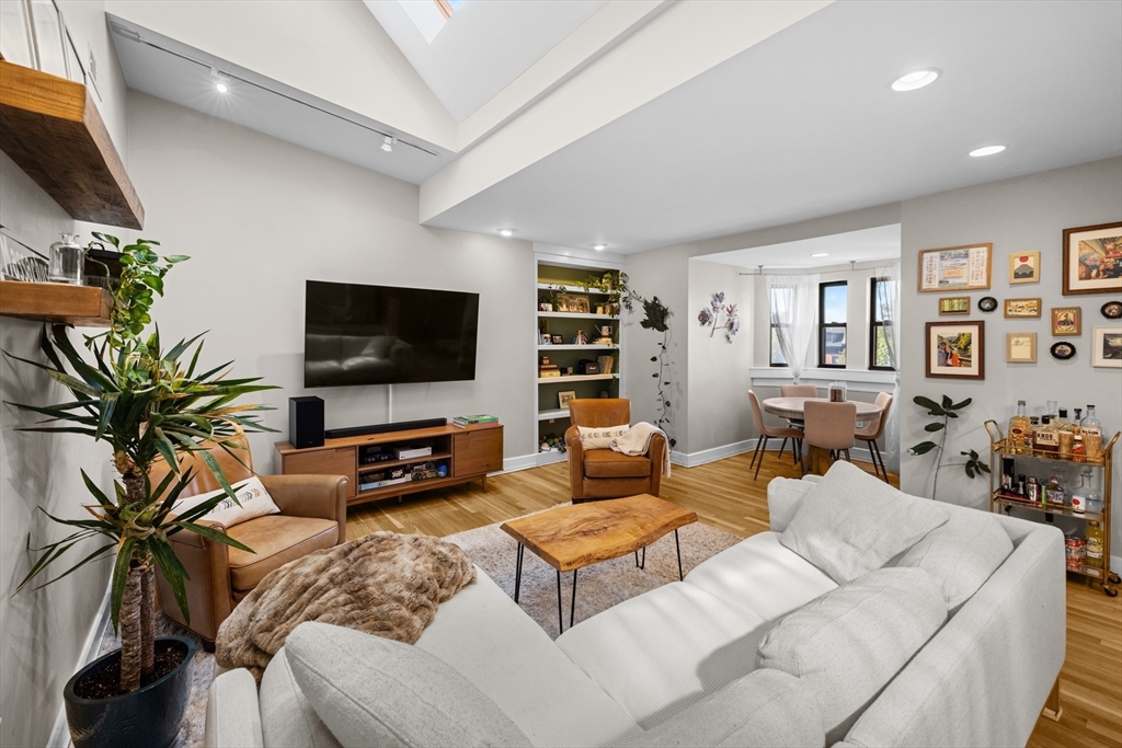 530 Massachusetts Ave, Boston, Massachusetts, 2 Bedrooms Bedrooms, 7 Rooms Rooms,2 BathroomsBathrooms,Residential Lease,For Rent,Massachusetts Ave,73425620