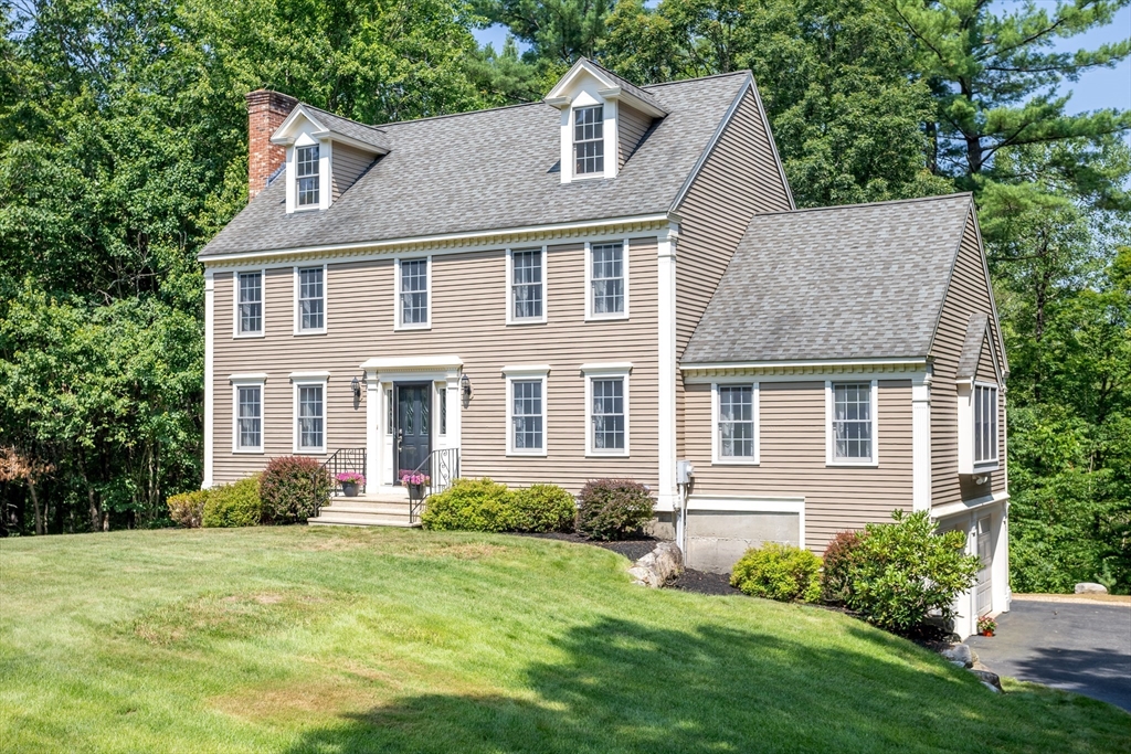 16 Hillside Dr, Townsend, Massachusetts, 3 Bedrooms Bedrooms, 7 Rooms Rooms,2.5 BathroomsBathrooms,Residential,For Sale,Hillside Dr,73411262