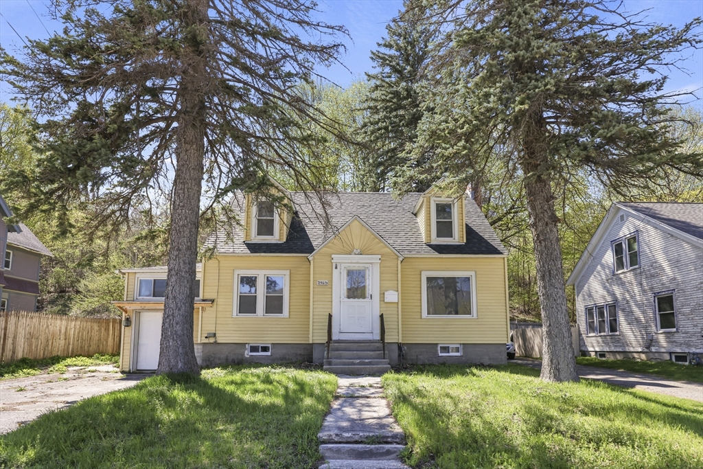 246 1/2 Columbia St., Adams, Massachusetts, 4 Bedrooms Bedrooms, 8 Rooms Rooms,2 BathroomsBathrooms,Residential,For Sale,Columbia St.,73329860