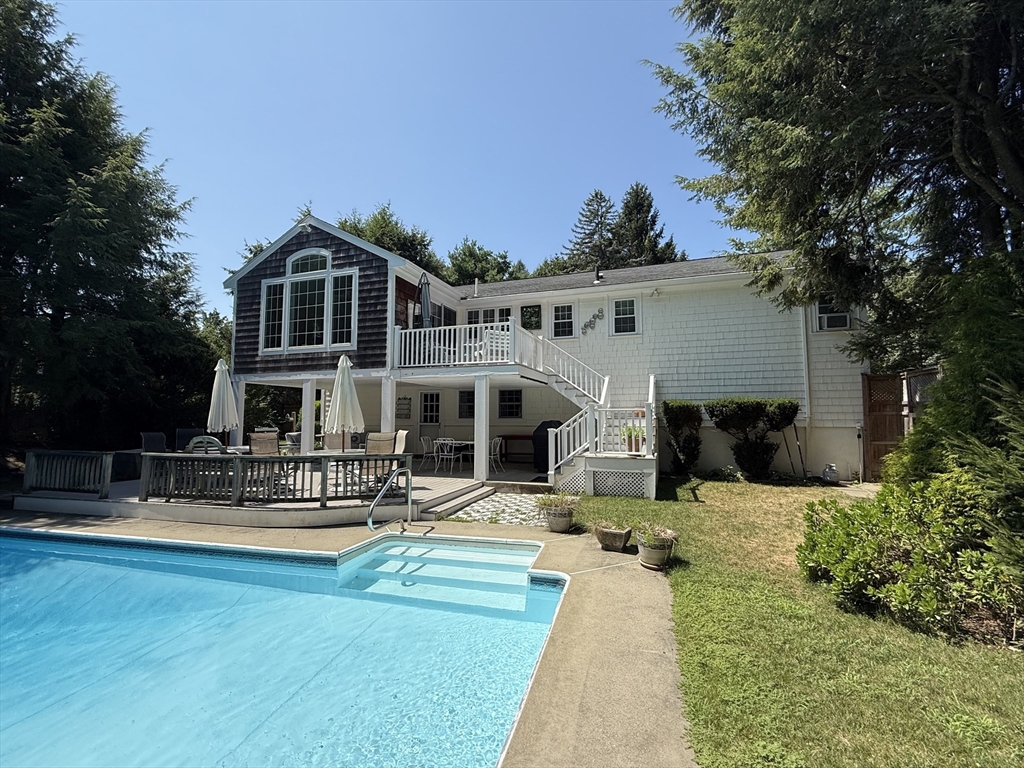 97 Walnut St, Natick, Massachusetts, 3 Bedrooms Bedrooms, 12 Rooms Rooms,2.5 BathroomsBathrooms,Residential Lease,For Rent,Walnut St,73421262