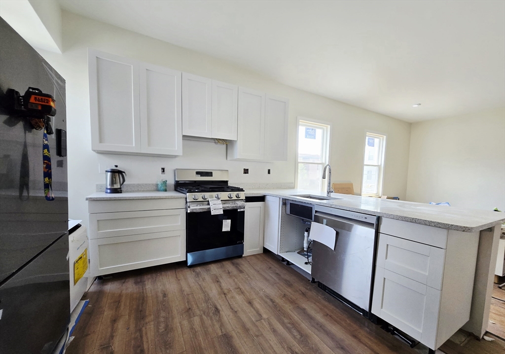 249-251 Highland Ave, Malden, Massachusetts, 2 Bedrooms Bedrooms, 5 Rooms Rooms,2 BathroomsBathrooms,Residential Lease,For Rent,Highland Ave,73412678