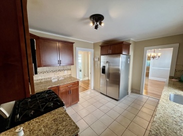 20 Washington Ave, Waltham, Massachusetts, 2 Bedrooms Bedrooms, 6 Rooms Rooms,1 BathroomBathrooms,Residential Lease,For Rent,Washington Ave,73426442