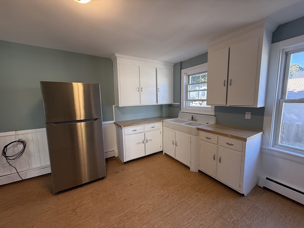 3 Hamilton St, Plymouth, Massachusetts, 2 Bedrooms Bedrooms, 4 Rooms Rooms,1 BathroomBathrooms,Residential Lease,For Rent,Hamilton St,73426326