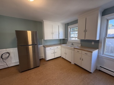 3 Hamilton St, Plymouth, Massachusetts, 2 Bedrooms Bedrooms, 4 Rooms Rooms,1 BathroomBathrooms,Residential Lease,For Rent,Hamilton St,73426326
