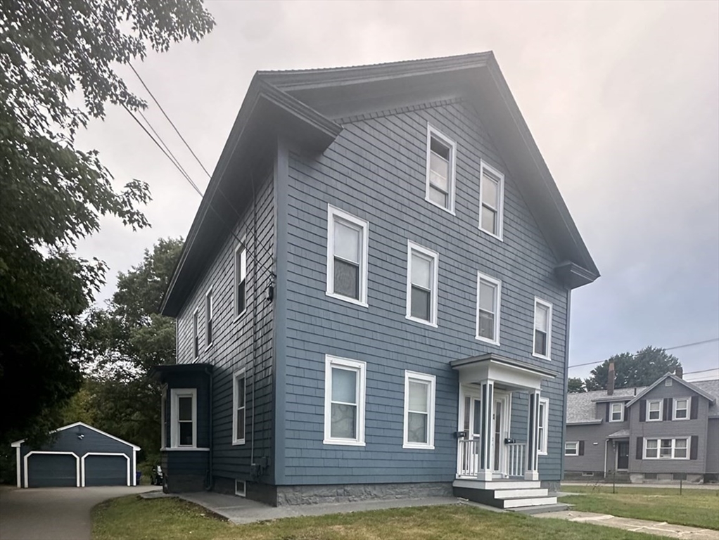 84 Tremont St, Taunton, Rhode Island, 2 Bedrooms Bedrooms, 4 Rooms Rooms,1 BathroomBathrooms,Residential Lease,For Rent,Tremont St,73426533