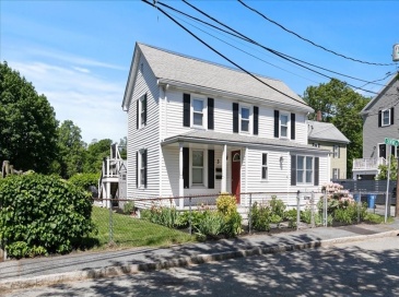 3 Centre Street, Waltham, Massachusetts, 5 Bedrooms Bedrooms, 10 Rooms Rooms,2 BathroomsBathrooms,Residential Income,For Sale,Centre Street,73387278