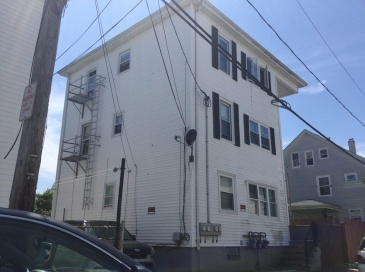 17 Canonicus, Fall River, Massachusetts, 9 Bedrooms Bedrooms, 15 Rooms Rooms,3 BathroomsBathrooms,Residential Income,For Sale,Canonicus,73398901