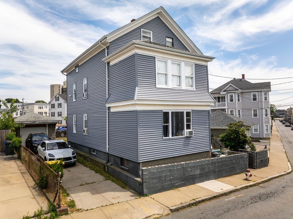 52 Raymond St, Fall River, Massachusetts, 7 Bedrooms Bedrooms, 16 Rooms Rooms,3 BathroomsBathrooms,Residential Income,For Sale,Raymond St,73398834