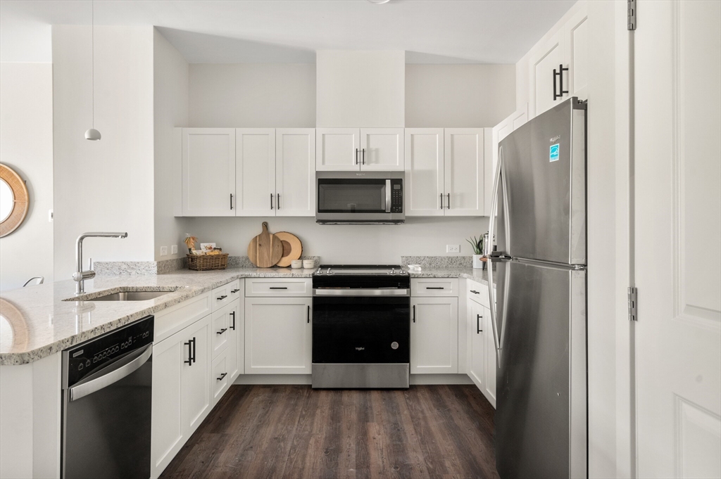 29 Wall Street, Foxboro, Massachusetts, 2 Bedrooms Bedrooms, 6 Rooms Rooms,2 BathroomsBathrooms,Residential Lease,For Rent,Wall Street,73426787