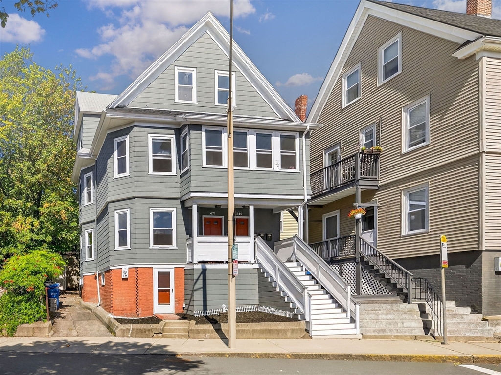 471 Medford St, Somerville, Massachusetts, 3 Bedrooms Bedrooms, 7 Rooms Rooms,2 BathroomsBathrooms,Residential Lease,For Rent,Medford St,73426845