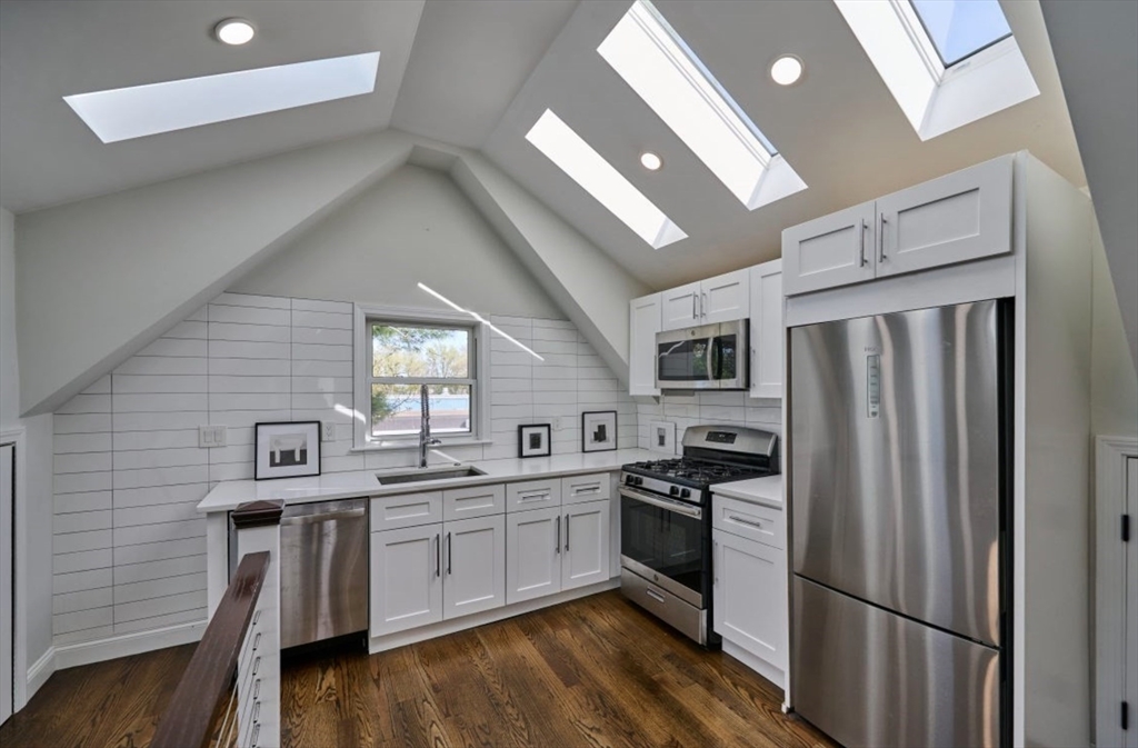 757 Washington St, Boston, Massachusetts, 1 Bedroom Bedrooms, 2 Rooms Rooms,1 BathroomBathrooms,Residential Lease,For Rent,Washington St,73424102