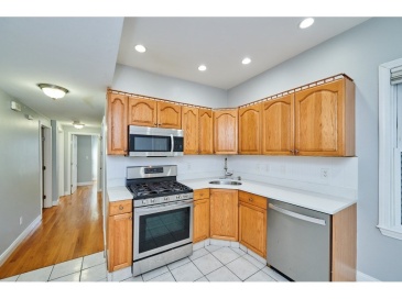 5 Transit St, Boston, Massachusetts, 3 Bedrooms Bedrooms, 6 Rooms Rooms,1 BathroomBathrooms,Residential Lease,For Rent,Transit St,73424342