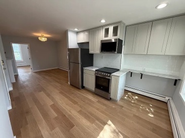 655 East 7th, Boston, Massachusetts, 1 Bedroom Bedrooms, 4 Rooms Rooms,1 BathroomBathrooms,Residential Lease,For Rent,East 7th,73424361