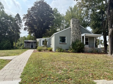 7 Tufts Street, Ashland, Massachusetts, 3 Bedrooms Bedrooms, 5 Rooms Rooms,1 BathroomBathrooms,Residential Lease,For Rent,Tufts Street,73427051