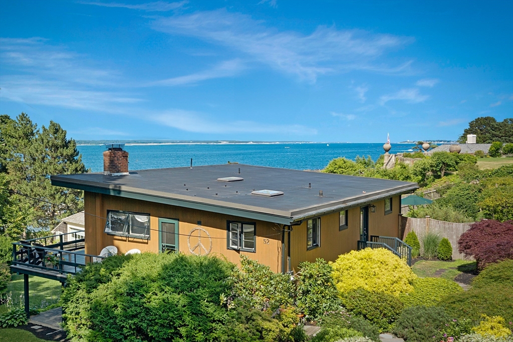 52 Cloutman's Lane, Marblehead, Massachusetts, 4 Bedrooms Bedrooms, 9 Rooms Rooms,2.5 BathroomsBathrooms,Residential Lease,For Rent,Cloutman's Lane,73410173