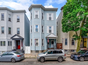 47 Middle Street, Boston, Massachusetts, 8 Bedrooms Bedrooms, 17 Rooms Rooms,3 BathroomsBathrooms,Residential Income,For Sale,Middle Street,73402240