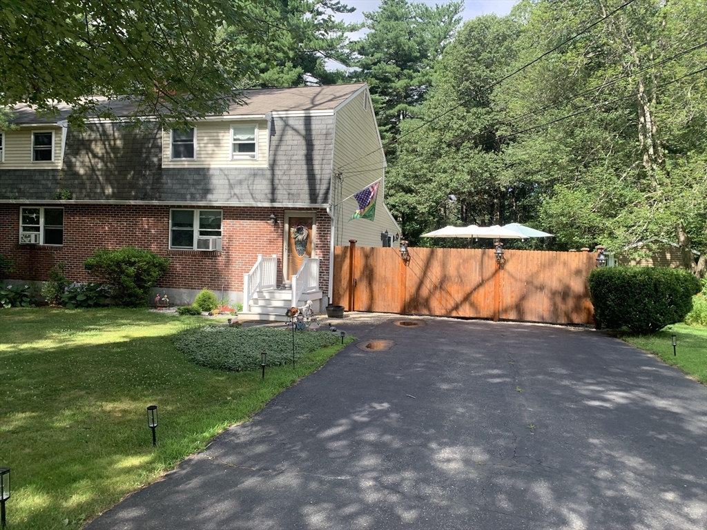 15 Maylane Dr, Salem, New Hampshire, 2 Bedrooms Bedrooms, 4 Rooms Rooms,1.5 BathroomsBathrooms,Residential,For Sale,Maylane Dr,73406731