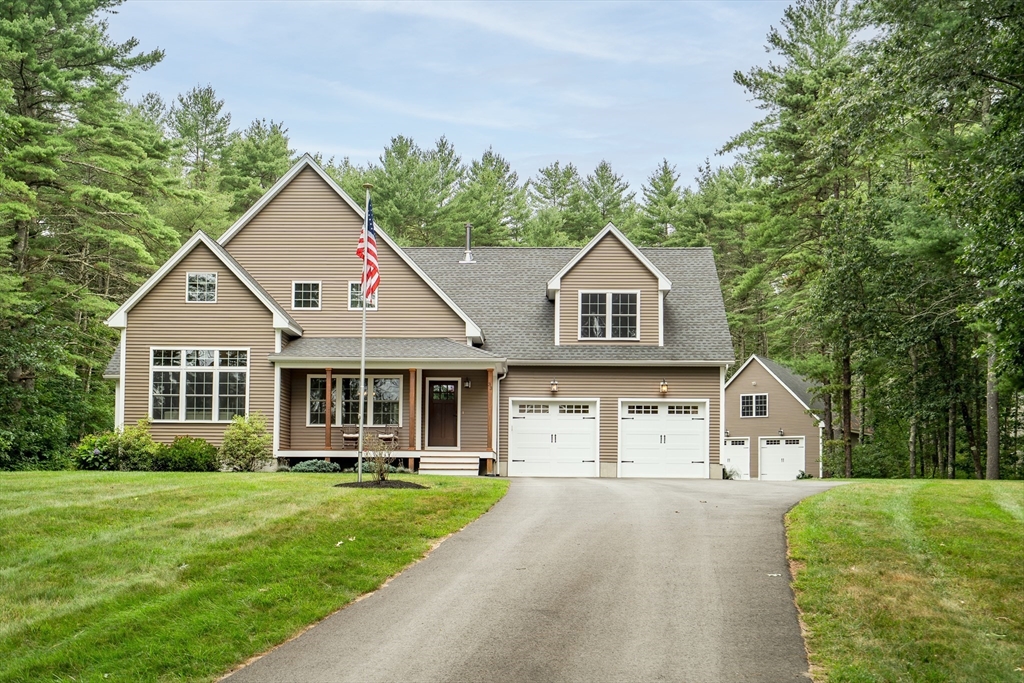 33 Massapoag Way, Dunstable, Massachusetts, 4 Bedrooms Bedrooms, 8 Rooms Rooms,2.5 BathroomsBathrooms,Residential,For Sale,Massapoag Way,73405800