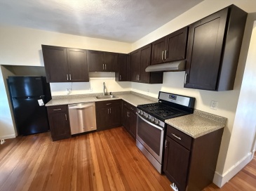 282 Belmont, Watertown, Massachusetts, 2 Bedrooms Bedrooms, 4 Rooms Rooms,1 BathroomBathrooms,Residential Lease,For Rent,Belmont,73421159