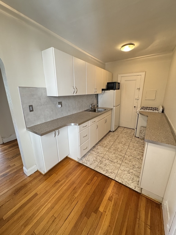 90 Kilsyth Rd, Boston, Massachusetts, 1 Bedroom Bedrooms, 3 Rooms Rooms,1 BathroomBathrooms,Residential Lease,For Rent,Kilsyth Rd,73427437