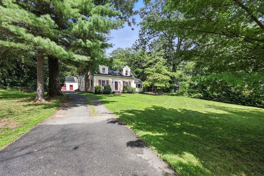 24 Congamond Rd, Southwick, Massachusetts, 4 Bedrooms Bedrooms, 9 Rooms Rooms,2 BathroomsBathrooms,Residential,For Sale,Congamond Rd,73402559