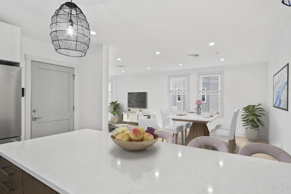 26 Crescent Ave, Boston, Massachusetts, 3 Bedrooms Bedrooms, 5 Rooms Rooms,2 BathroomsBathrooms,Residential Lease,For Rent,Crescent Ave,73402347