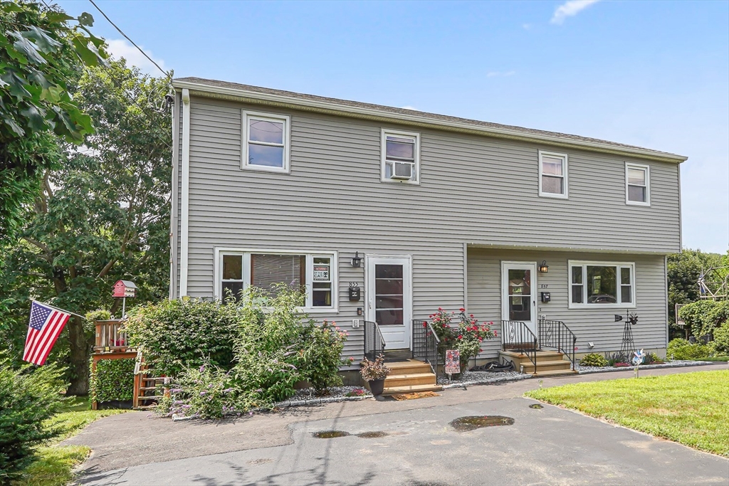 855-857 Charlton Street, Southbridge, Massachusetts, 5 Bedrooms Bedrooms, 10 Rooms Rooms,2.5 BathroomsBathrooms,Residential Income,For Sale,Charlton Street,73412708