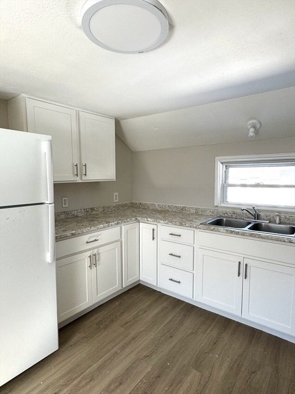 9 Kellog, Westfield, Massachusetts, 2 Bedrooms Bedrooms, 5 Rooms Rooms,1 BathroomBathrooms,Residential Lease,For Rent,Kellog,73427560