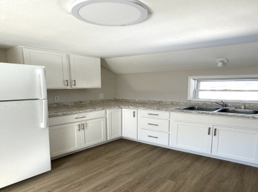 9 Kellog, Westfield, Massachusetts, 2 Bedrooms Bedrooms, 5 Rooms Rooms,1 BathroomBathrooms,Residential Lease,For Rent,Kellog,73427560