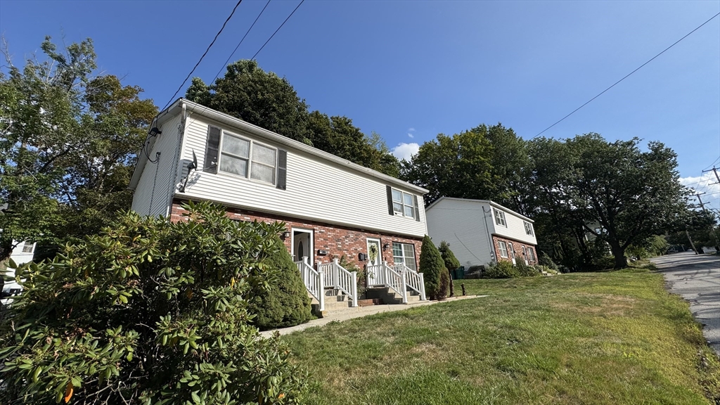 151-153 Oak Hill Rd, Fitchburg, Massachusetts, 2 Bedrooms Bedrooms, 4 Rooms Rooms,1.5 BathroomsBathrooms,Residential Lease,For Rent,Oak Hill Rd,73427641