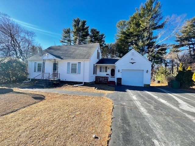 18 Coolidge, Auburn, Massachusetts, 4 Bedrooms Bedrooms, 8 Rooms Rooms,1.5 BathroomsBathrooms,Residential Lease,For Rent,Coolidge,73427684