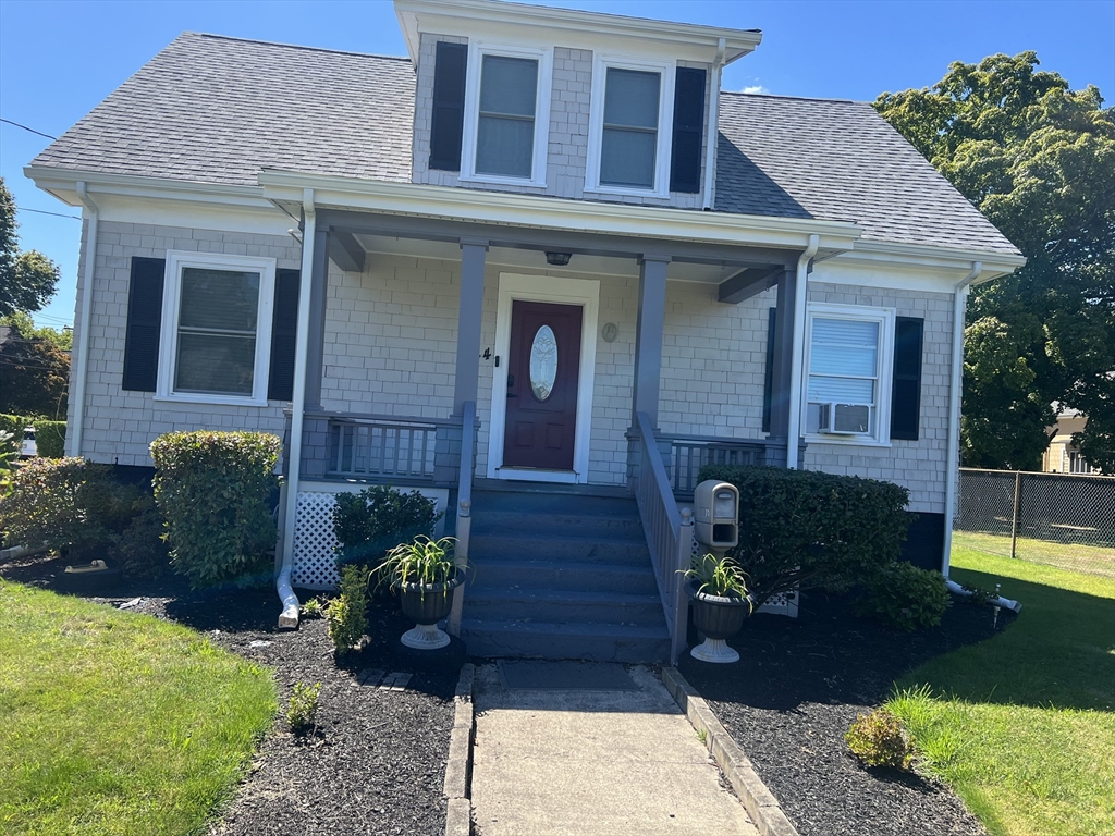24 Angell, Attleboro, Massachusetts, 3 Bedrooms Bedrooms, 7 Rooms Rooms,2 BathroomsBathrooms,Residential Lease,For Rent,Angell,73427758