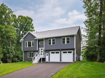 41 Westview Ter, Easthampton, Massachusetts, 3 Bedrooms Bedrooms, 8 Rooms Rooms,3 BathroomsBathrooms,Residential Lease,For Rent,Westview Ter,73427873