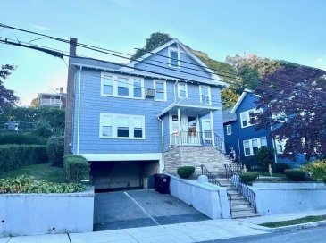 58 Edgecliff Road, Watertown, Massachusetts, 3 Bedrooms Bedrooms, 7 Rooms Rooms,2 BathroomsBathrooms,Residential Lease,For Rent,Edgecliff Road,73427987